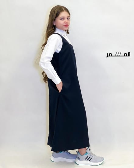 مريول كحلي - ياقة مربعة