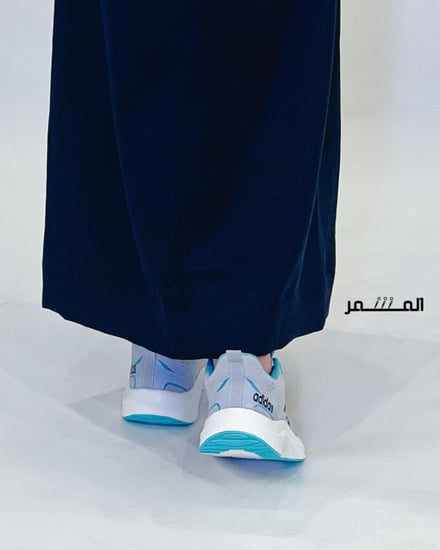 حذاء رياضي - أديداس ( رمادي فاتح- ازرق )