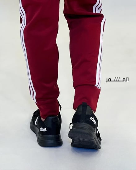 حذاء رياضي - أديداس (اسود مخطط ابيض)