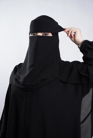 عدد (6) نقابات ملكية مبطنة حرير أسود إسلامي (ربطة)