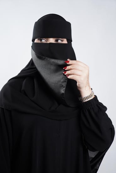 نقاب ملكي مبطن حرير أسود إسلامي (ربطة)