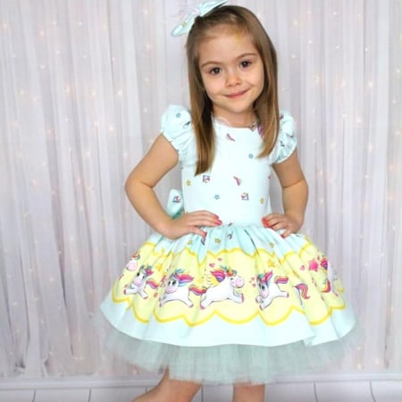 فستان بناتي مع فيونكه للشعر