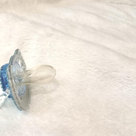 لهايه كرستال سماوي مع مشبك