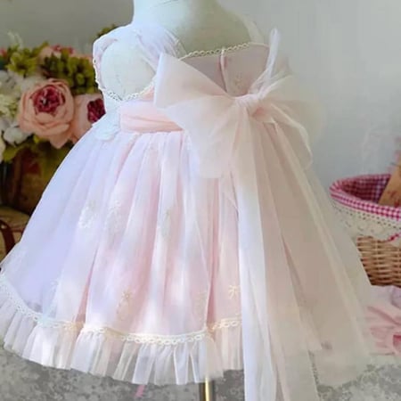 فستان من التل للمواليد