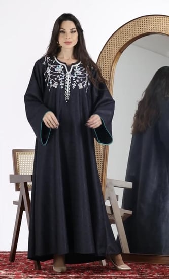 جلابيه جاكار مشكوكه على الصدر مقاس فري سايز