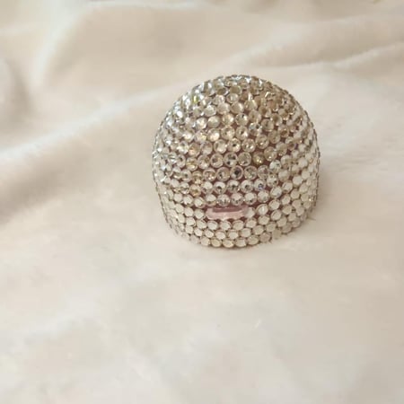 علبه كرستال لحفظ اللهايه والاكسسوارات