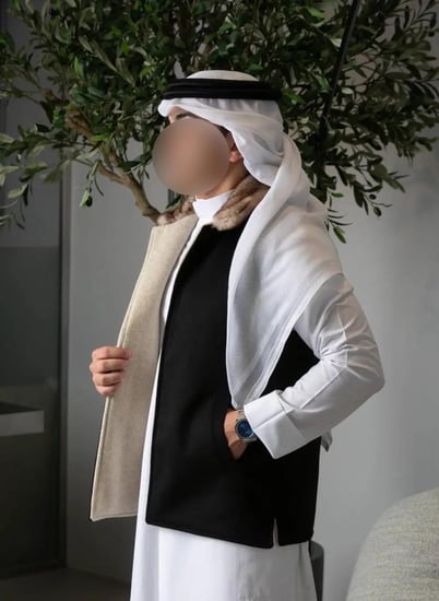 سديري رجالي دبل فيس قلاب صوف لون اسود بيج فاتح