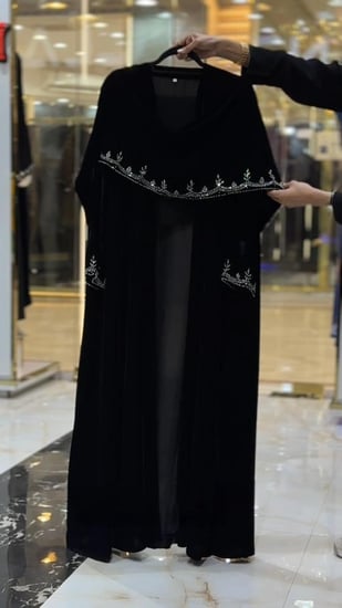 عباية شتوية مخمل فاخرة