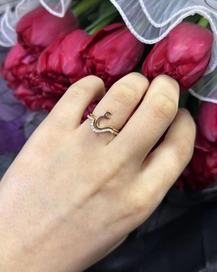 خاتم الأحرف المتشابكة