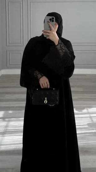 عباية ورد _الأناقة الملكية