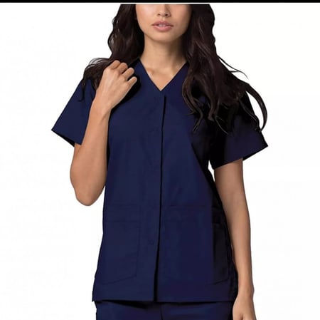 طقم سكراب نسائي عصري مطور (كروسينق) الرقبه V مفتوح من الأمام 5 .زراير 4 جيوب كبيره والبنطلون 3 جيوب لأستك+خيط