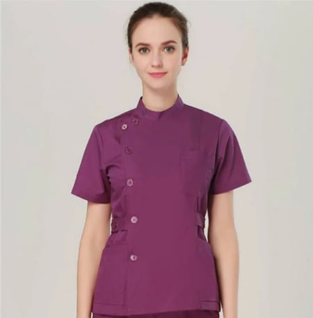 زي موحد للمشاغل بدله كامله فوق + تحت قماش ممتاز 5 زراير و2 جيوب كبيره والأكمام مع أزره 3/4 و2 جيوب بالبنطلون لستك بالخلف وخيوط من الأمام موديل رقم RAU001