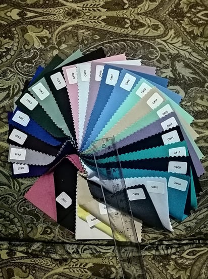 سكراب نسائي كامل فوق+تحت V الرقبه عصري مطور 4 جيوب +3 جيوب بالبنطلون مع لستك وخيط حسب الموديل رقم RASL003