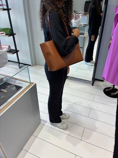 شنطة فالنتينو غارافاني/مقاس سمول-لون جملي