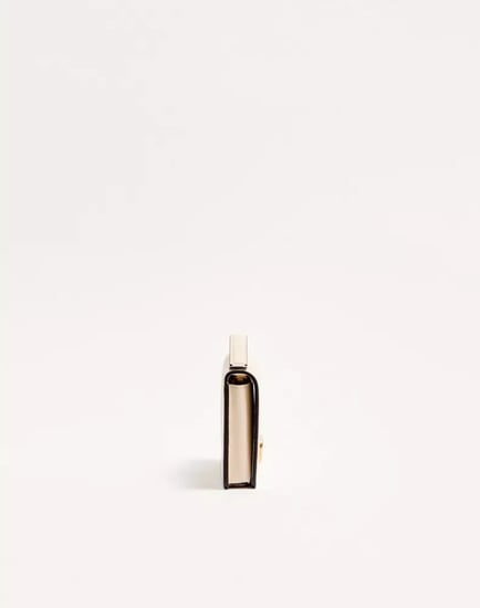 شنطة فالنتينو غارافاني