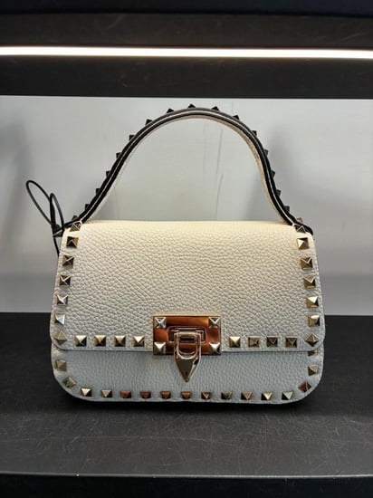 شنطة فالنتينو غارافاني