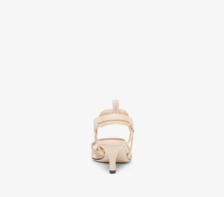 كعب فندي fendi
