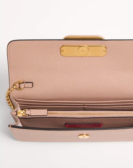 شنطة فالنتينو غارافاني