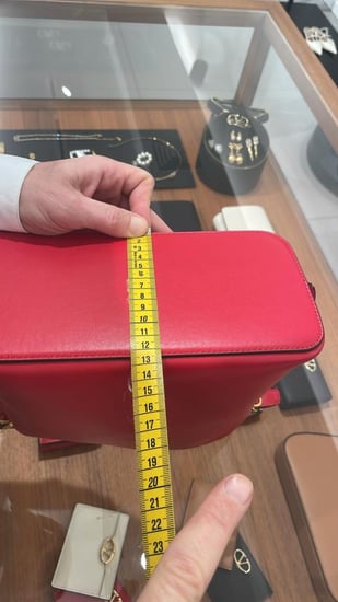 شنطة فالنتينو غارافاني