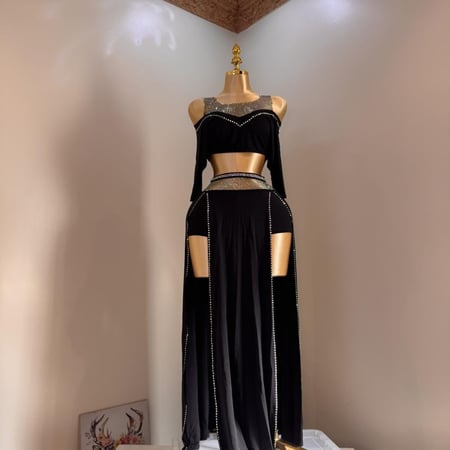 بدلة الراقصة اوكسانا لامعه