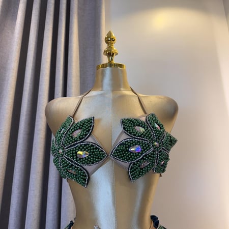 بدلة رقص شرقي فخمة وأنيقة متعددة الالوان