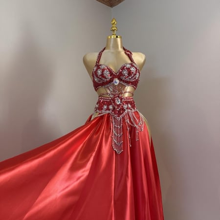 بدلة فخمة للرقص الشرقي