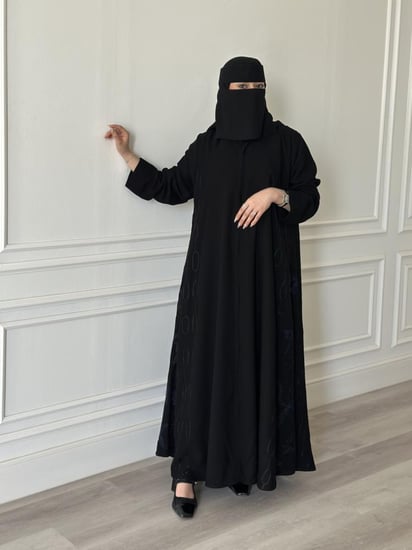 عباية لارا