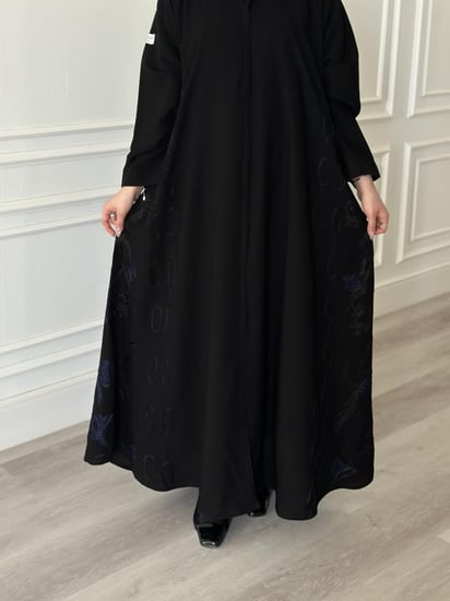 عباية لارا