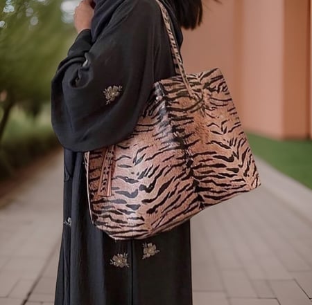 Nude zebra bag