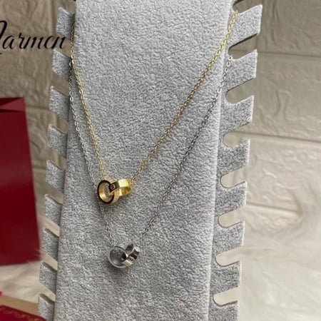 سلسال من مجموعة لوف من كارتير