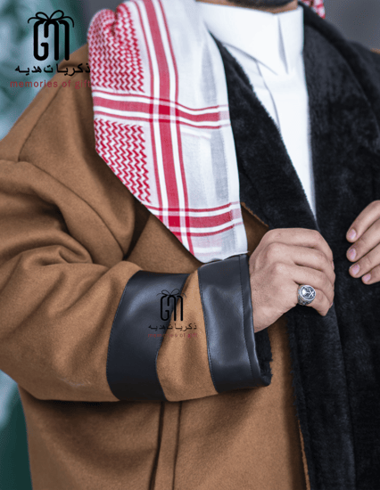 فروة رجالية على جلد جملي