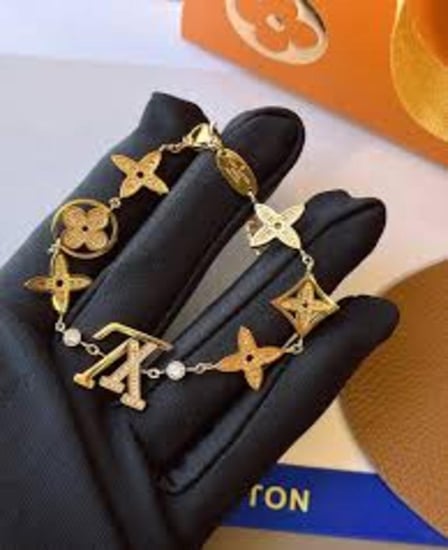 سوار لويس فيتون