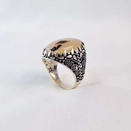 خاتم فضة على عقيق يمني مشجر