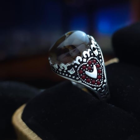 خاتم فضه نسائي على عقيق مزهر يماني