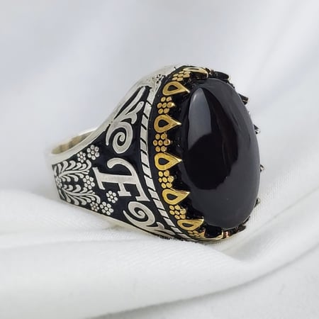 خاتم تصميم حسب الطلب حرفك وحرف من تحب مع عقيق يماني