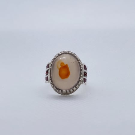 خاتم نسائي فضة مع عقيق يمني مصوّر