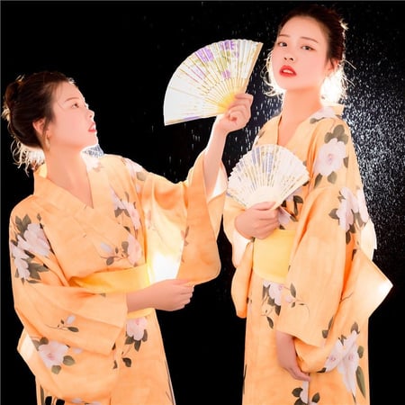 كيمونو نسائي - Women's kimono