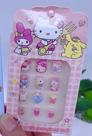 اظافر سانريو - Sanrio Fake Nails