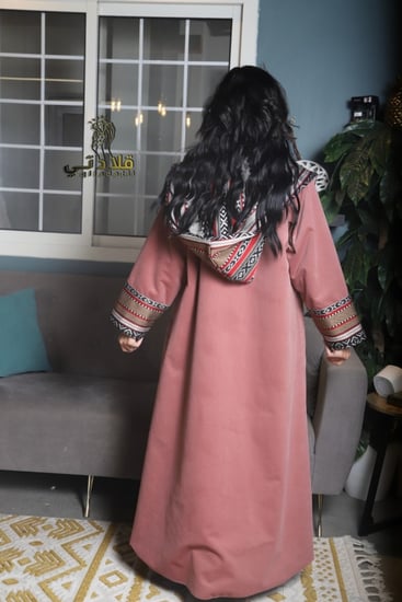 عباية شتوية شمواه بتطريز سدو دبل فيس