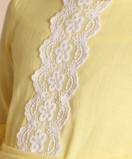 فستان اصفر صيفي بفتحة من الظهر للبنات الكبار