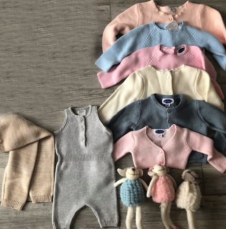 اطقم من الصوف المحبوك