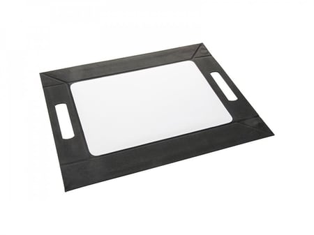 تجهيز توزيعات راقية باستخدام صينية جلد سادة من متجر الشرق النادر