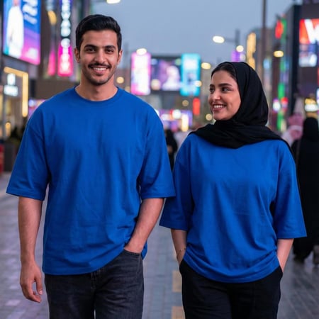 تفاصيل نسيج القطن الفاخر في التيشيرت الأزرق السادة بجودة تصنيع عالية