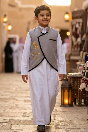 سديري بشت سادة رصاصي بياقة مخصص للمطابع والبراندات السعودية