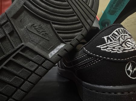 ترافسكوت اسود ( B )