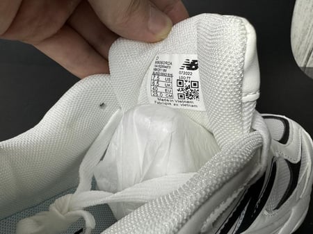 نيوبالانس 9060 أبيض ( NB w )