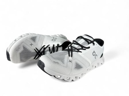 اون رن ابيض كلاود اكس