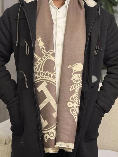 سكارف هيرمز للجنسين