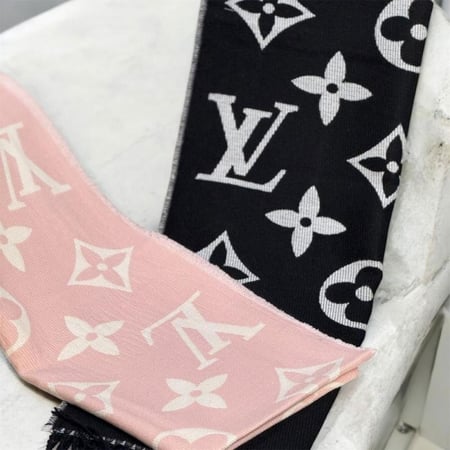 سكارف لويس فيتون