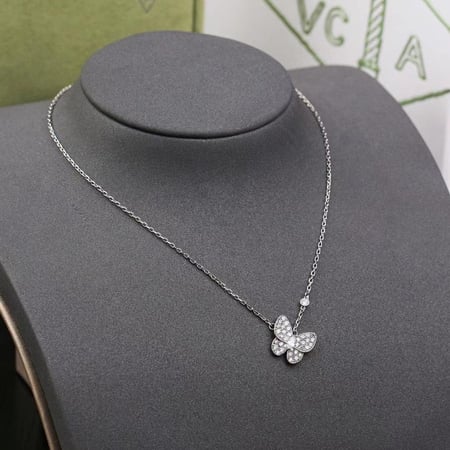 سلسال فان كليف فراشة زركون